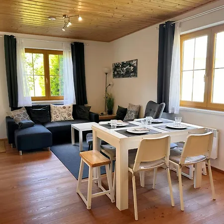 Griass Eich Ski-to-door Apartment *